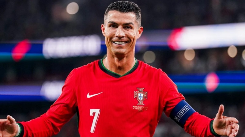 ST là gì? Yếu tố nào tạo nên một tiền đạo cắm giỏi Cristiano Ronaldo là một Striker nổi tiếng nhất