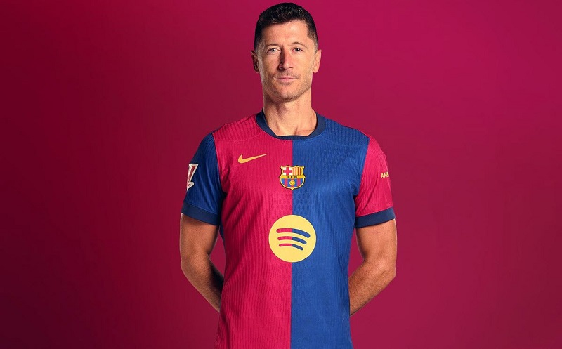 ST là gì? Yếu tố nào tạo nên một tiền đạo cắm giỏi Robert Lewandowski - cầu thủ nam xuất sắc nhất năm 2020 - 2021